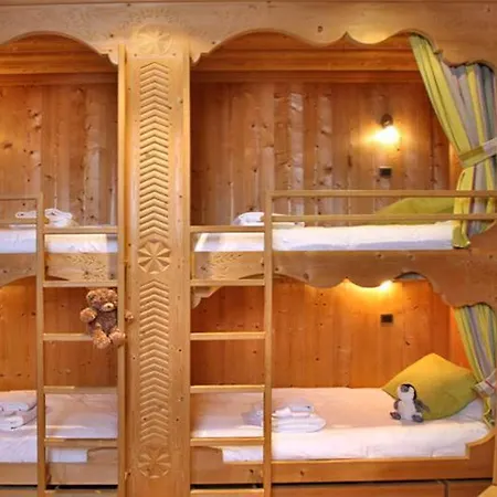 Chalet Val D Isere Chalet Sleeps 10 *