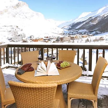 Val D Isere Chalet Sleeps 10