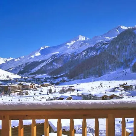 Chalet Val D Isere Chalet Sleeps 10 Val-d'Isere