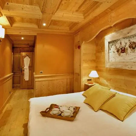 Val D Isere Chalet Sleeps 10 * Val-d'Isere